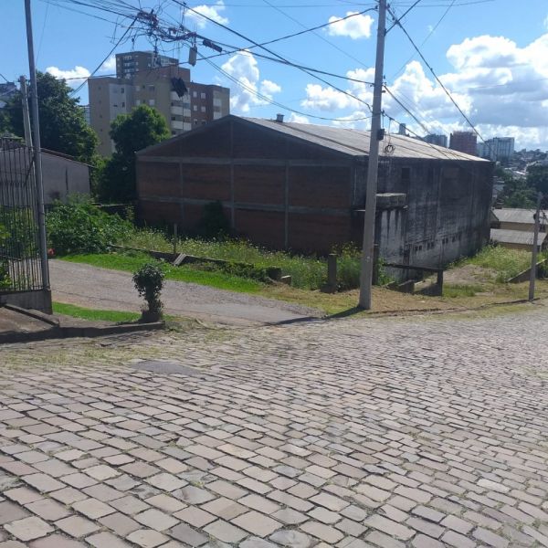 LEILÃO TERRENO URBANO COM ÁREA DE 1.296M², COM PRÉDIO COMERCIAL DE 2 PAVIMENTOS COM ÁREA EDIFICADA DE 927,20M² AVERBADOS, NA CIDADE DE CAXIAS DO SUL/RS, localizado em Caxias Do Sul - RS