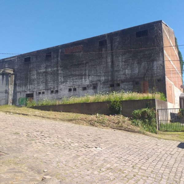 LEILÃO TERRENO URBANO COM ÁREA DE 1.296M², COM PRÉDIO COMERCIAL DE 2 PAVIMENTOS COM ÁREA EDIFICADA DE 927,20M² AVERBADOS, NA CIDADE DE CAXIAS DO SUL/RS, localizado em Caxias Do Sul - RS