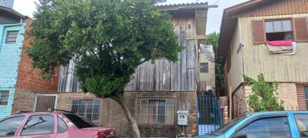 TERRENO COM ÁREA DE 88,50M², COM CONSTRUÇÃO MISTA, EM CAXIAS DO SUL/RS, localizado em Caxias Do Sul - RS, bairro Santa Catarina