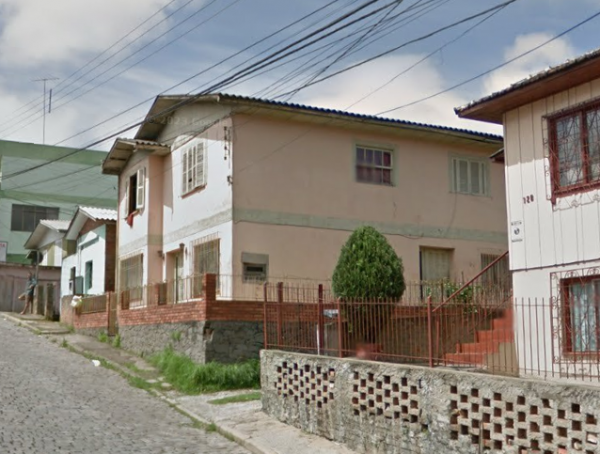 LEILÃO DE TERRENO DE 200m² COM CASA DE DOIS PAVIMENTOS, NO BAIRRO FLORESTA, CIDADE DE CAXIAS DO SUL/RS, localizado em Caxias Do Sul - RS