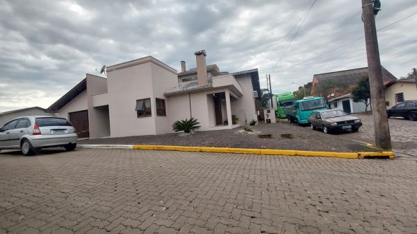 LEILÃO DE TERRENO URBANO, COM ÁREA DE 405,25M², COM CASA EM ALVENARIA NÃO AVERBADA NA MATRÍCULA, NA CIDADE DE CAMPESTRE DA SERRA/RS, localizado em Campestre Da Serra - RS