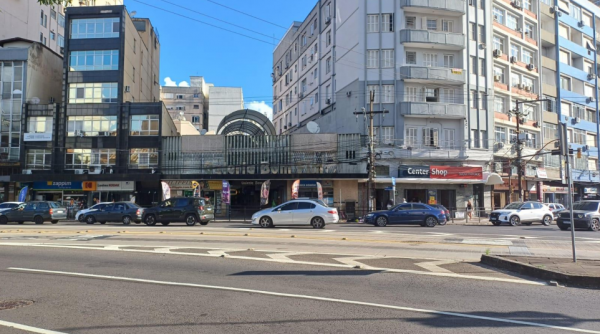 LEILÃO DIREITOS E AÇÕES SOBRE A LOJA Nº 7 DO EDIFÍCIO CENTRO COMERCIAL BOMFIM, COM 34M² DE ÁREA PRIVATIVA, NA AVENIDA OSWALDO ARANHA, NA CIDADE DE PORTO ALEGRE, localizado em Porto Alegre - RS