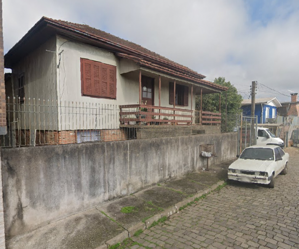 LEILÃO PARTE DO ANTIGO LOTE RURAL 58, COM ÁREA DE 504,00M², SOBRE O QUAL HÁ UMA CASA DE MADEIRA, COM ÁREA DE 46,80M², EM BENTO GONÇALVES/RS, localizado em Bento Gonçalves - RS