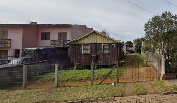 LEILÃO DE UM TERRENO URBANO DE 378M², COM DUAS BENFEITORIAS (APENAS UMA AVERBADA), RUA CASTRO ALVES, B. CENTRO, NA CIDADE VACARIA/RS, localizado em Vacaria - RS