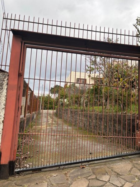 LELÃO PROPRIEDADE UM TERRENO URBANO, SOBRE O QUAL HÁ UMA CASA DE MORADIA, COM ÁREA TOTAL DE 1.172,00M², NO BAIRRO RIO BRANCO, NA CIDADE DE CAXIAS DO SUL/RS,, localizado em Caxias Do Sul - RS