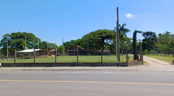 LEILÃO DE LOTE URBANO COM ÁREA DE 4.500M², COM DUAS BENFEITORIAS, NO B. GAÚCHO, NA CIDADE DE CAMAQUÃ-RS, localizado em Camaquã - RS