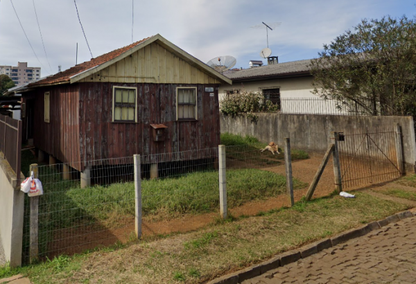 LEILÃO DE UM TERRENO URBANO DE 378M², COM DUAS BENFEITORIAS (APENAS UMA AVERBADA), RUA CASTRO ALVES, B. CENTRO, NA CIDADE VACARIA/RS, localizado em Vacaria - RS
