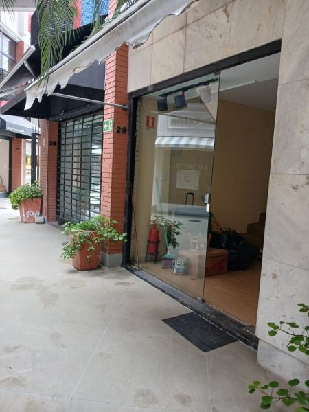 A LOJA Nº 29 COM ÁREA PRIVATIVA DE 36,45M², DO ED. GALERIA CHAMPS ELYSEÉS, EM PORTO ALEGRE/RS, localizado em Porto Alegre - RS, bairro Moinhos de Vento