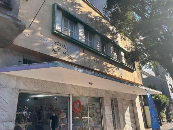 LEILÃO DE PRÉDIO EM ALVENARIA RESIDENCIAL/COMERCIAL, SITO À AVENIDA RIO BRANCO, COM CINCO UNIDADES DE APARTAMENTOS/SALAS, NA CIDADE DE CAXIAS DO SUL/RS, localizado em Caxias Do Sul - RS