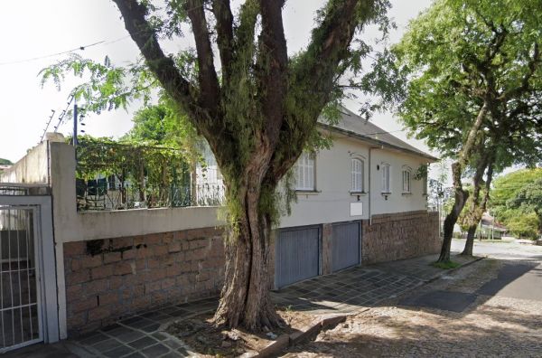 LEILÃO DE UM TERRENO E UMA CASA DE ALVENARIA DE DOIS PAVIMENTOS, NA RUA TOBIAS BARRETO, BAIRRO PARTENON, NA CIDADE DE PORTO ALEGRE/RS, localizado em Porto Alegre - RS