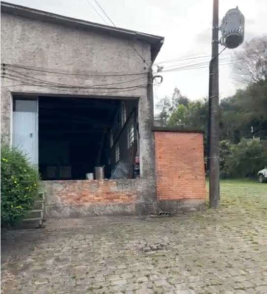 LEILÃO DE TERRENO URBANO, COM BENFEITORIAS NÃO AVERBADAS NA MATRÍCULA, COM ÁREA DE 3.660,34M², SITO NO BAIRRO PANAZZOLO, NA CIDADE DE CAXIAS DO SUL/RS, localizado em Caxias Do Sul - RS