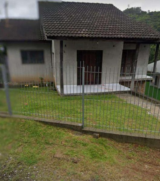 DIREITOS E AÇÕES SOBRE UMA CASA RES. DE ALVENARIA, COM ÁREA APROX. DE 120,00m², EM CAXIAS DO SUL/RS, localizado em Caxias Do Sul - RS