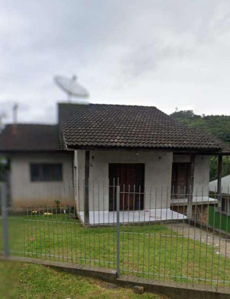 DIREITOS E AÇÕES SOBRE UMA CASA RES. DE ALVENARIA, COM ÁREA APROX. DE 120,00m², EM CAXIAS DO SUL/RS, localizado em Caxias Do Sul - RS