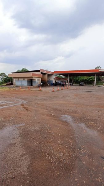 CONJUNTO IMOBILIÁRIO COMPOSTO POR 7 TERRENOS CONTÍGUOS, TOTALIZANDO 5.775,00M², COM UM POSTO DE ABASTECIMENTO DE COMBUSTÍVEIS, localizado em Icaraíma - PR