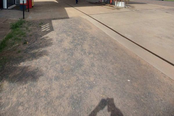 LEILÃO: TERRENO URBANO COM BENFEITORIAS RES. E COM. NA VILA PALMEIRA EM SANTO ANTÔNIO DA PATRULHA/RS, localizado em Santo Antônio Da Patrulha - RS