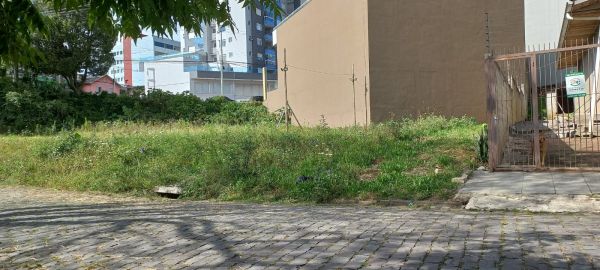 TERRENO URBANO COM ÁREA DE 375,00M², SEM BENFEITORIAS, SITO AO B. SAGRADA FAMÍLIA EM CAXIAS DO SUL/RS, localizado em Caxias Do Sul - RS, bairro Sagrada Família