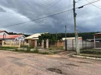 LOTE URBANO, COM ÁREA DE 381,54M² E CASA NÃO AVERBADA NA MATRÍCULA, EM GUAÍBA/RS, localizado em Guaíba - RS, bairro Jardim dos Lagos