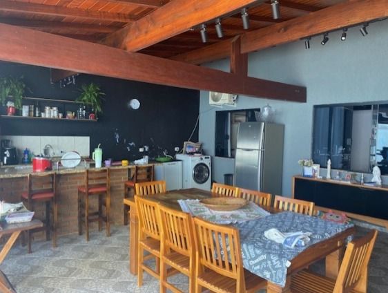 TERRENO URBANO, COM ÁREA DE 250M², COM UMA CASA EM ALVENARIA DE 102,28M², EM JACAREZINHO/PR, localizado em Jacarezinho - PR