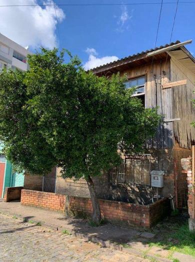 TERRENO COM ÁREA DE 88,50M², COM CONSTRUÇÃO MISTA, EM CAXIAS DO SUL/RS, localizado em Caxias Do Sul - RS, bairro Santa Catarina