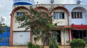 Nua propriedade de terreno urbano com área de 409,40m², com construções em alvenaria, em santa rosa/rs
